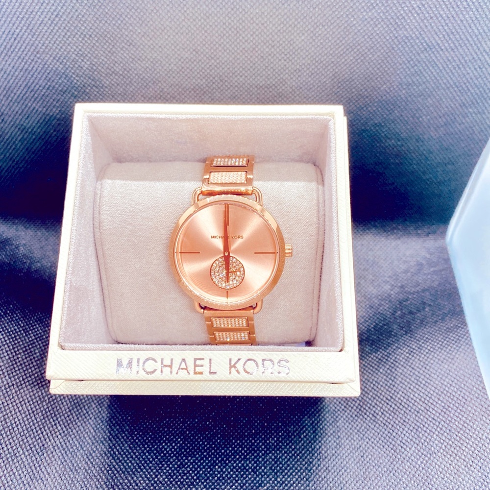 New Michael Kors Portia Pavé36.5mm RoseGold Watch - Picture 4 of 4